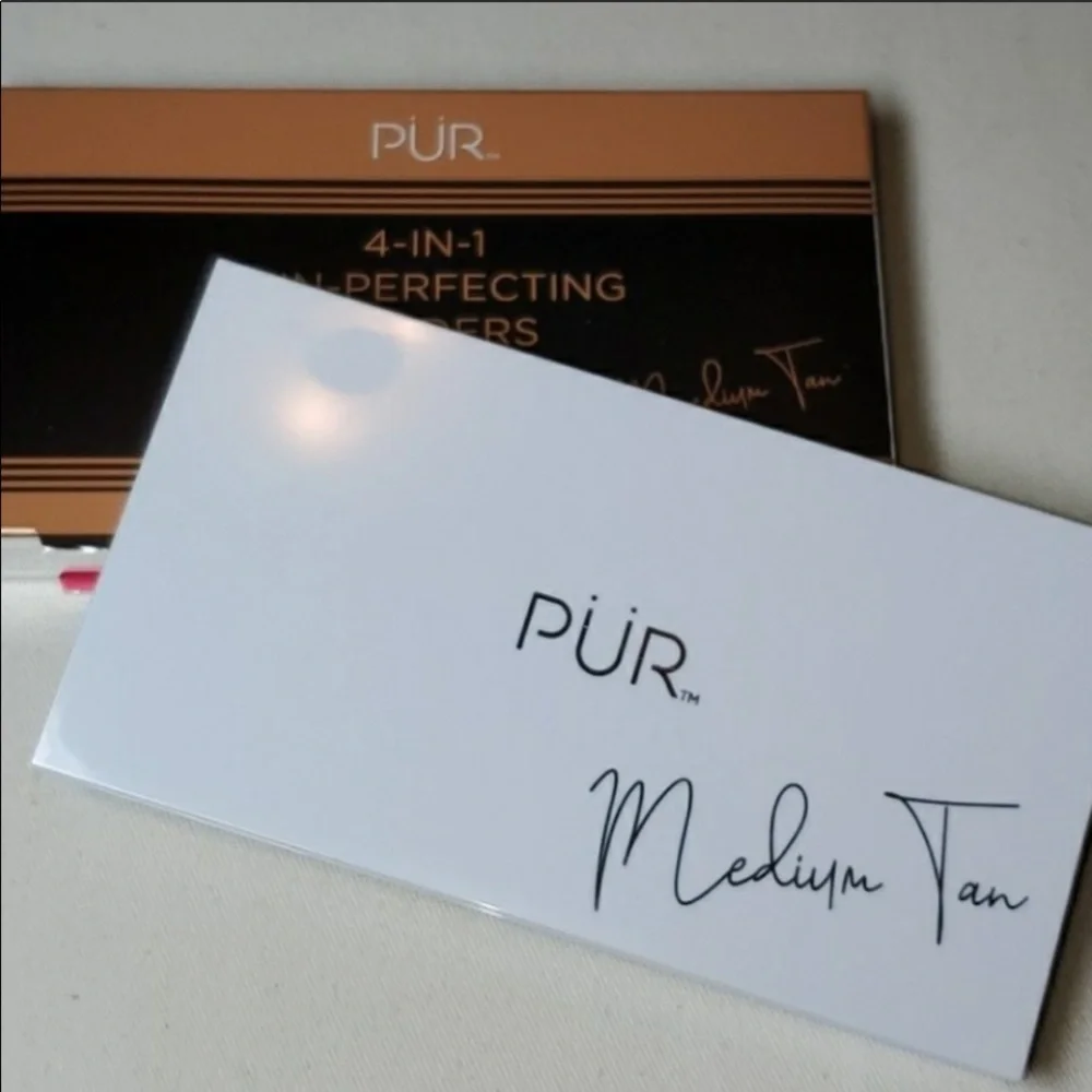 PÜR 4 in 1 Perfecting Face Palette in Medium/Tan